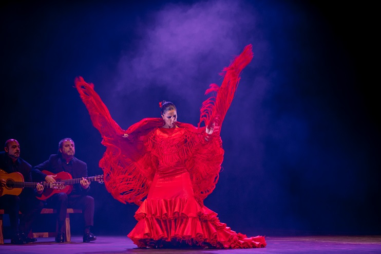 Rainbow Pursuit Messed up Lielais dzintars” aicina uz ugunīgu andalūziešu flamenko