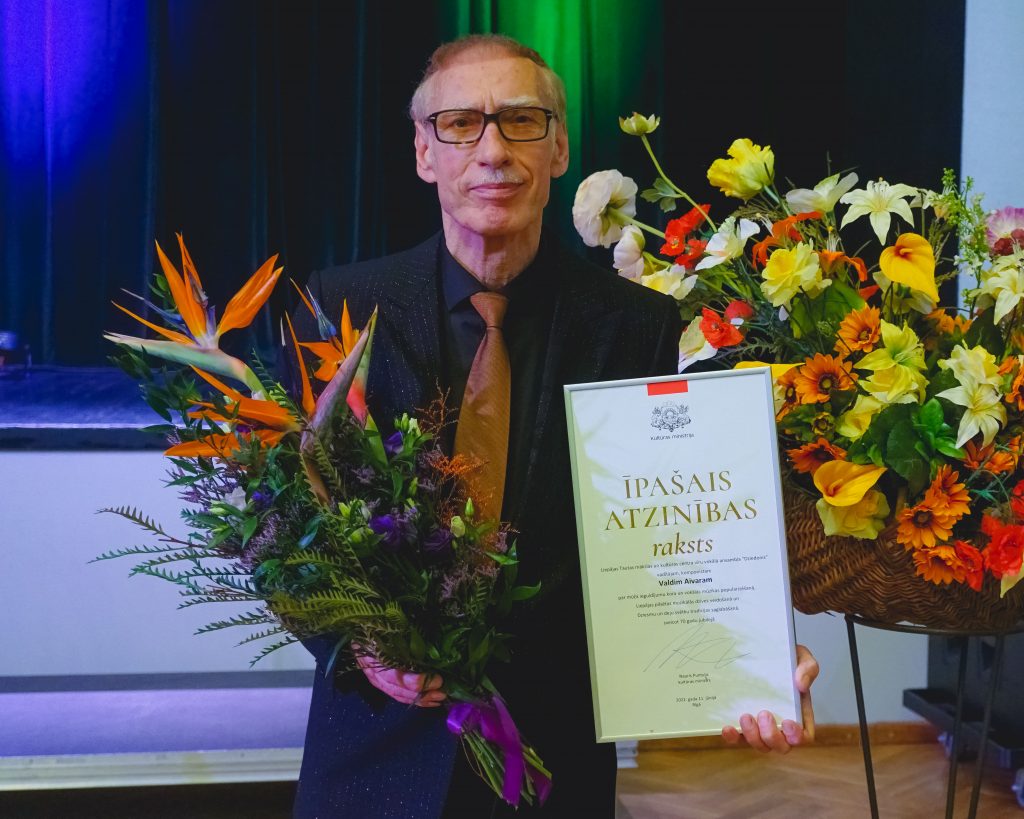 vīru vokālā ansambļa “Dziedonis” vadītājs, komponists Valdis Aivars