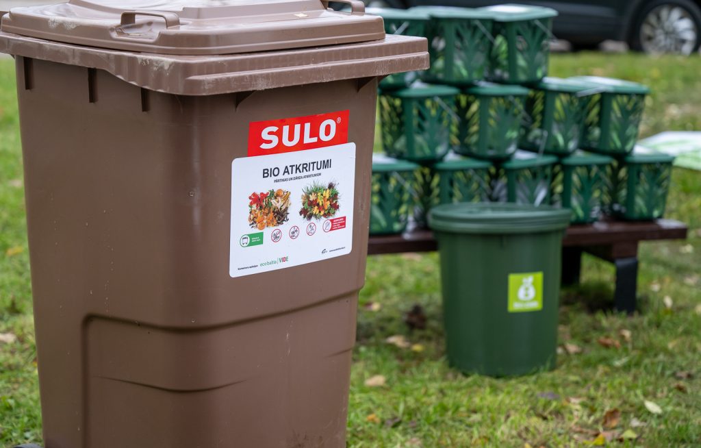 Bio atrkritumu konteiners