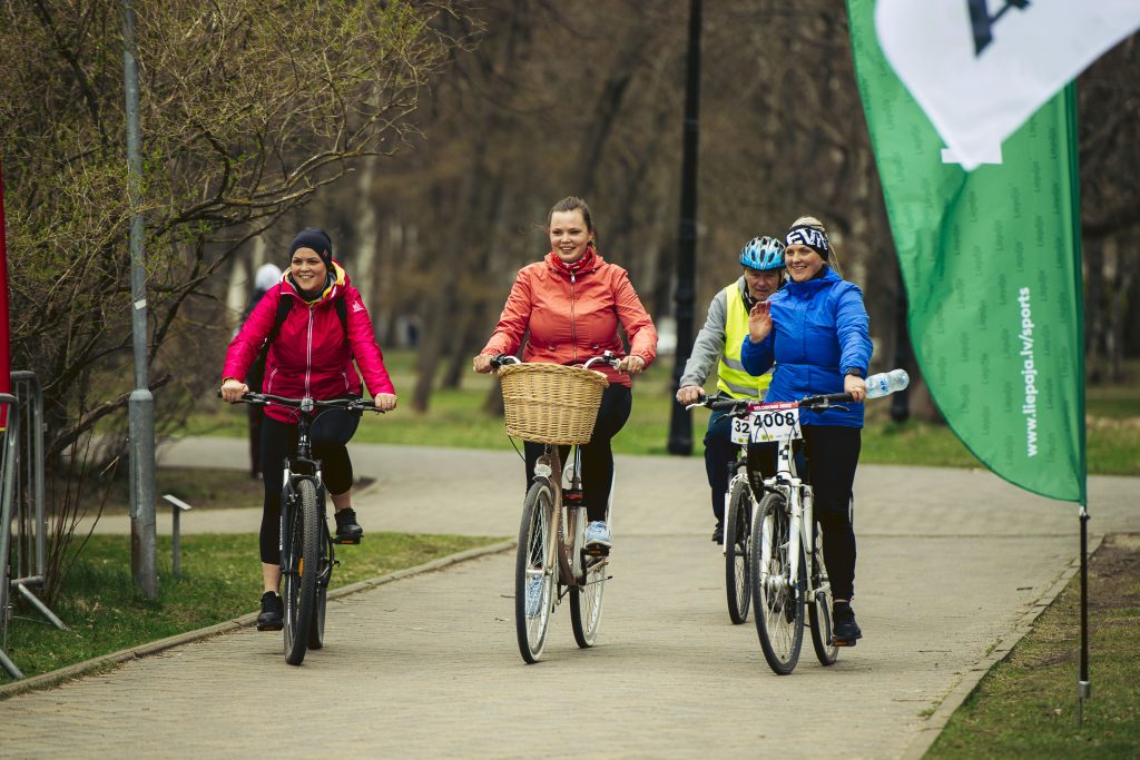 Velo braucēji Liepājas ielās