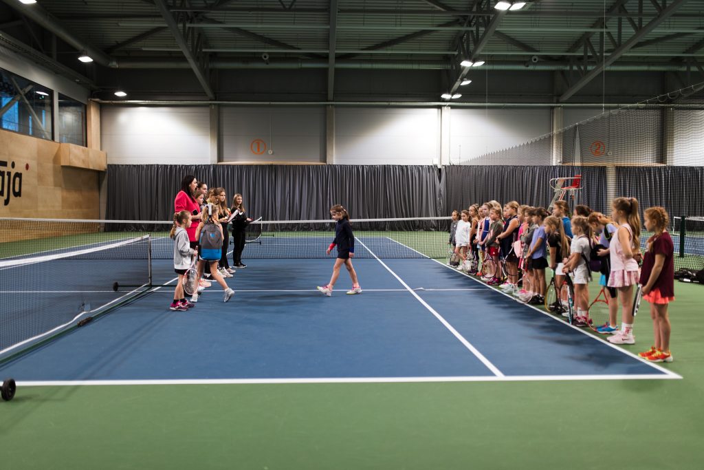 Notiek jauno tenisistu uzņemšana sporta skolā